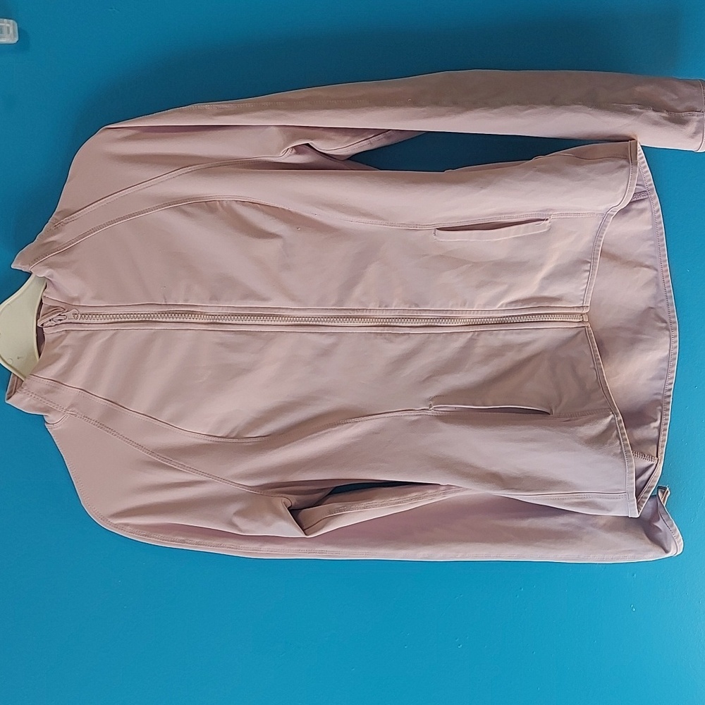 🎀2/$25 Yogalicious Pink Zip Up Sweater